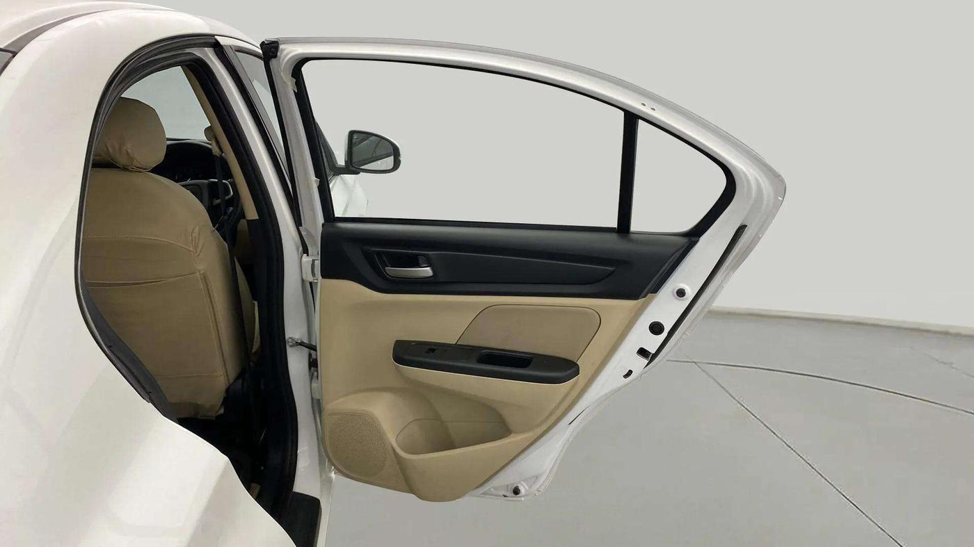 2024 Honda Amaze 1.2L I-VTEC S, Petrol, Manual, 2,344 km, RHS Rear Door