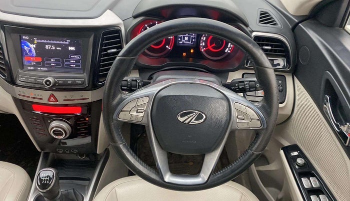 2019 Mahindra XUV300 W8 (O) 1.5 DIESEL, Diesel, Manual, 71,384 km, Steering Wheel Close Up