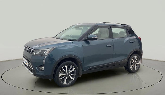 2019 Mahindra XUV300 W8 (O) 1.5 DIESEL, Diesel, Manual, 71,384 km, Left Front Diagonal