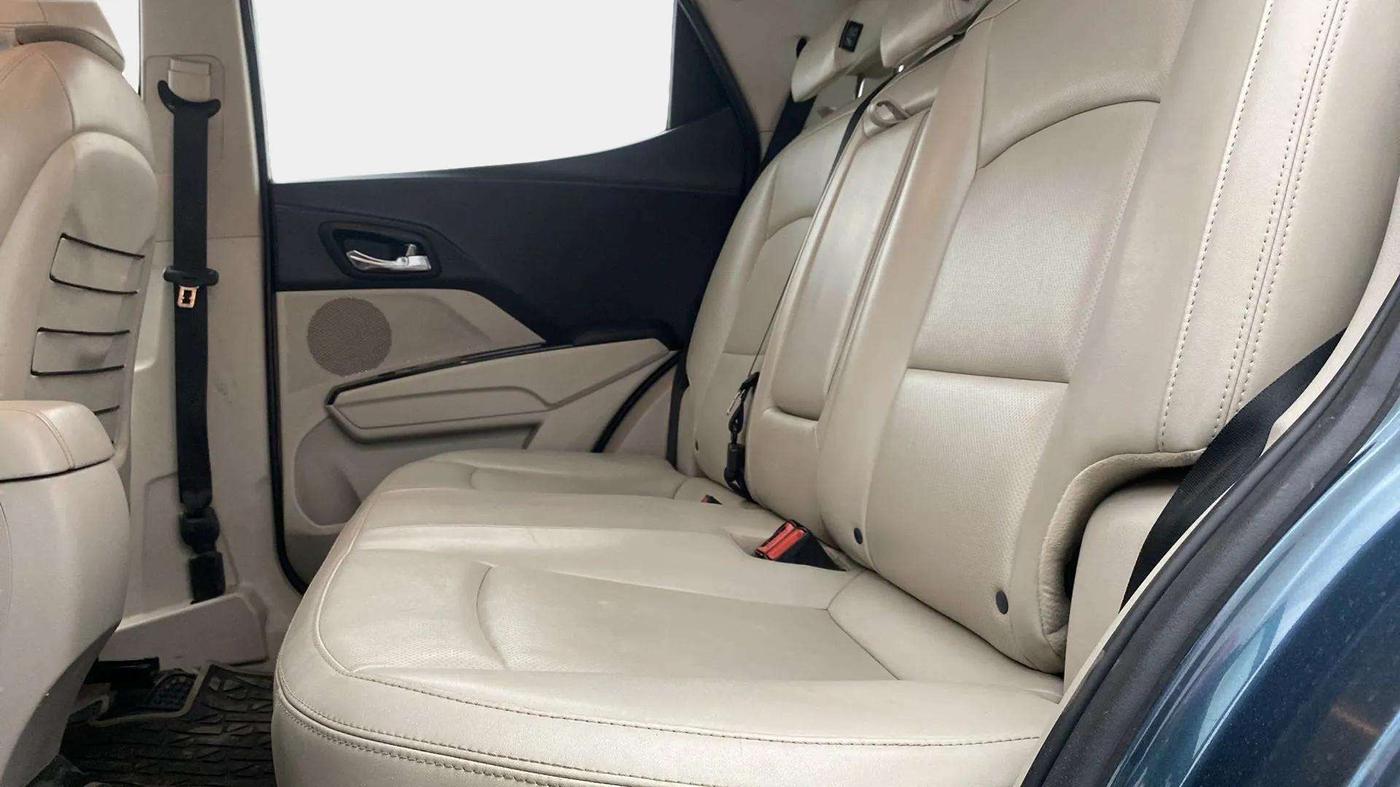 2019 Mahindra XUV300 W8 (O) 1.5 DIESEL, Diesel, Manual, 71,384 km, Right Side Rear Door Cabin