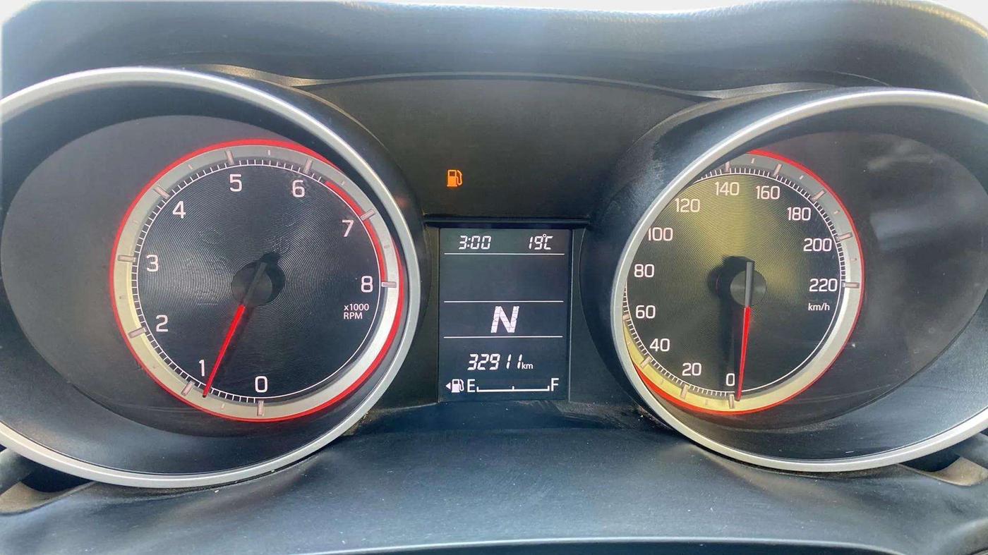 2019 Maruti Swift VXI AMT, Petrol, Automatic, 33,026 km, Odometer Image