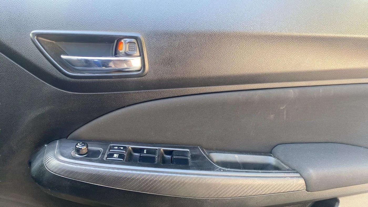 2019 Maruti Swift VXI AMT, Petrol, Automatic, 33,026 km, Driver Side Door Panels Control