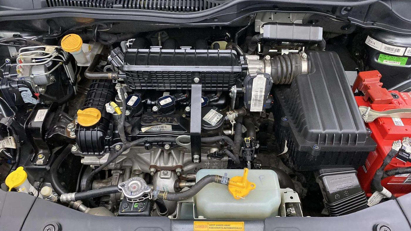 2023 Tata ALTROZ XT PETROL, Petrol, Manual, 16,992 km, Engine View