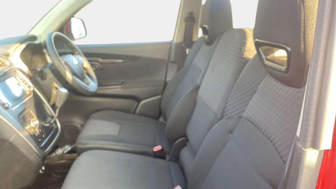 2018 Mahindra KUV 100 NXT K8 P 6 STR, Petrol, Manual, 18,505 km, Right Side Front Door Cabin