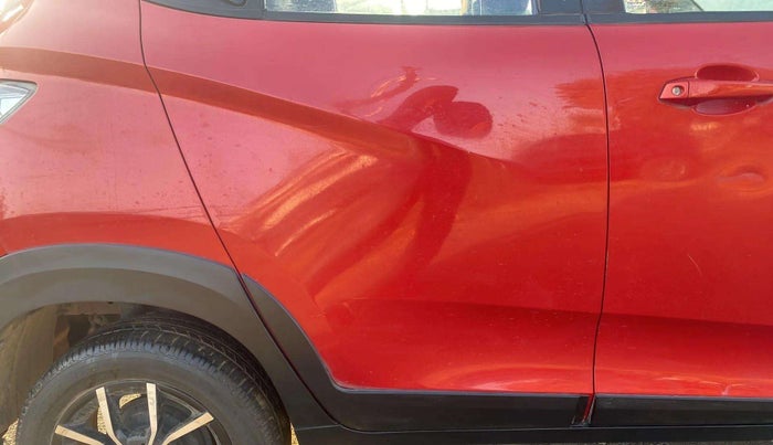 2018 Mahindra KUV 100 NXT K8 P 6 STR, Petrol, Manual, 18,505 km, Right rear door - Minor scratches