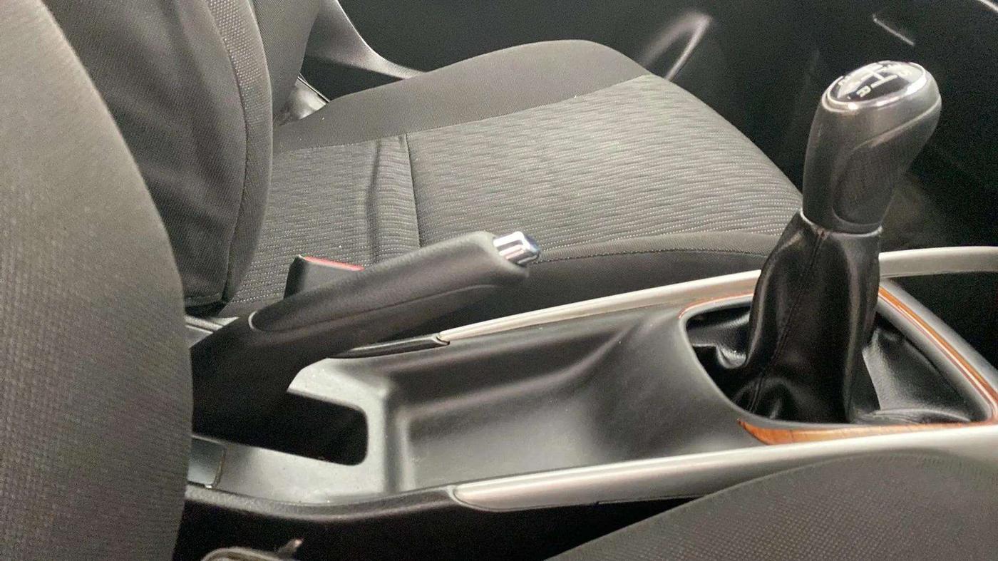 2017 Maruti Baleno DELTA PETROL 1.2, Petrol, Manual, 38,083 km, Gear Lever
