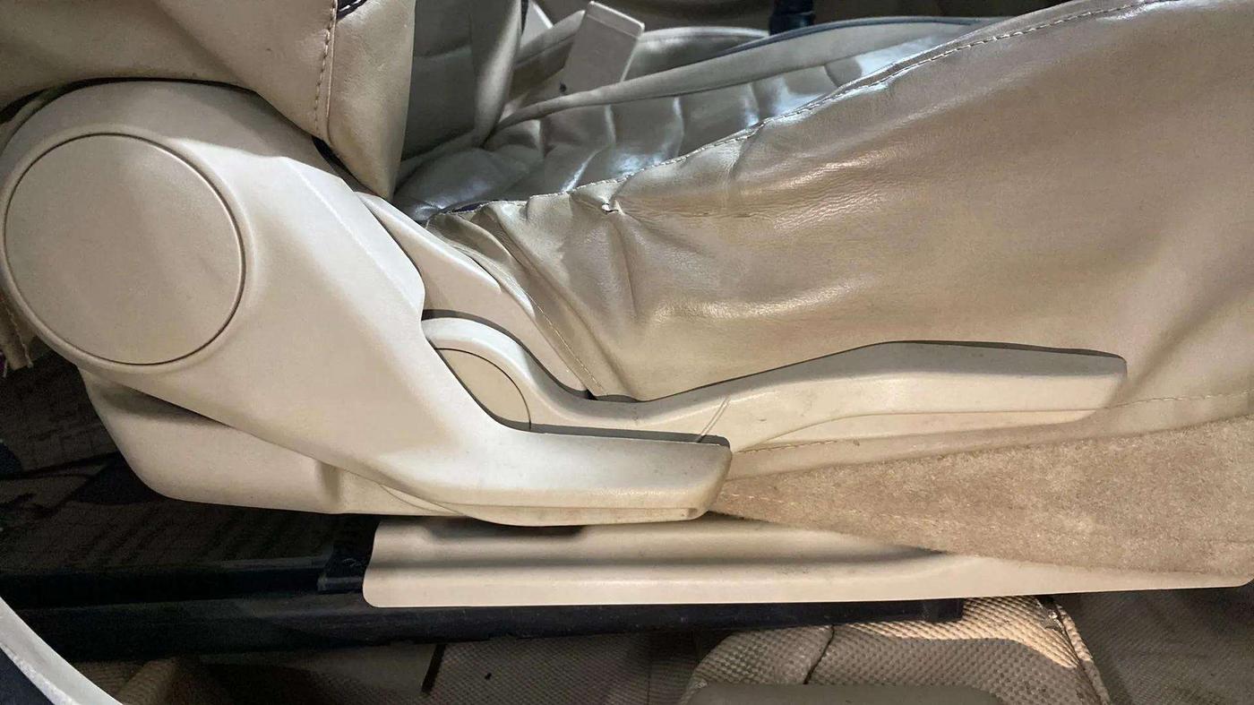 2020 Maruti Dzire VXI, Petrol, Manual, 82,901 km, Driver Side Adjustment Panel