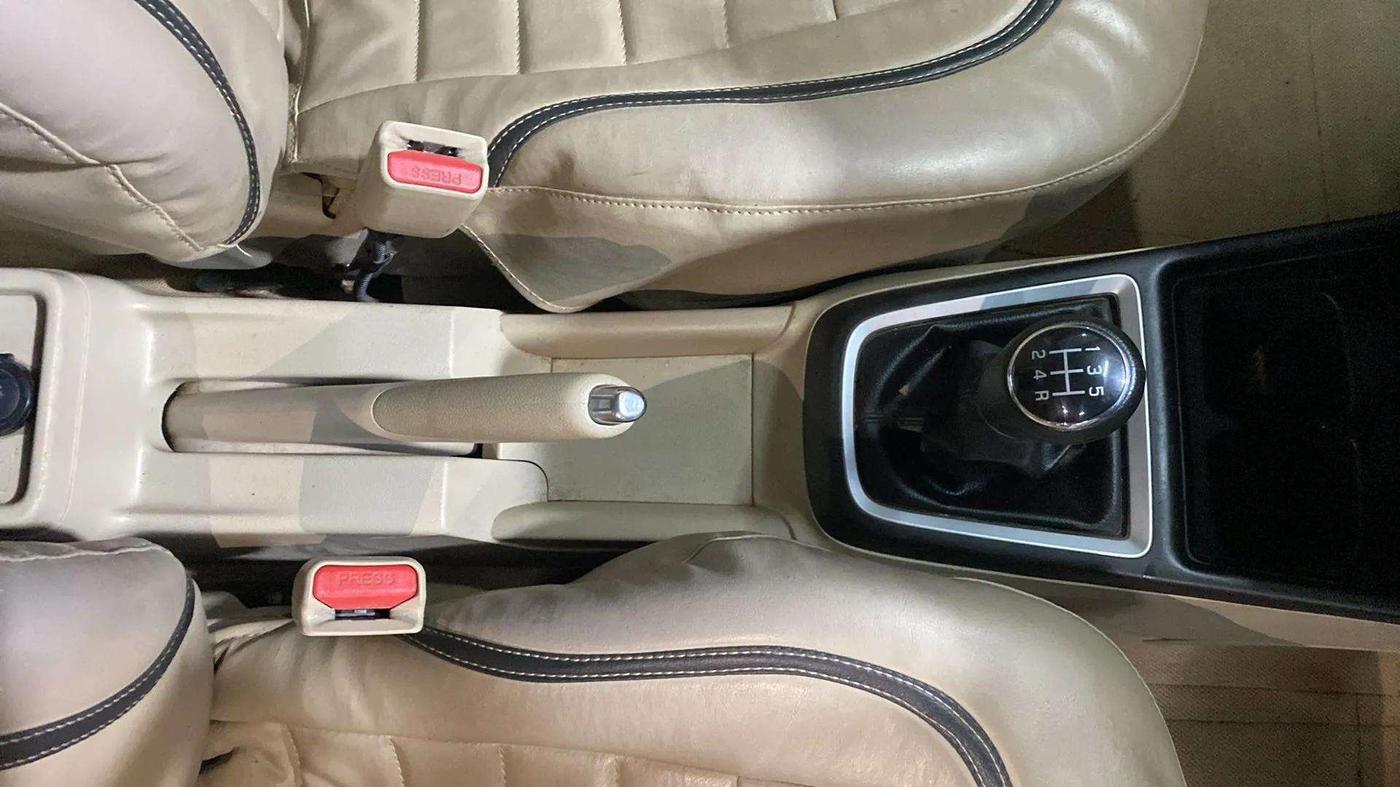 2020 Maruti Dzire VXI, Petrol, Manual, 82,901 km, Gear Lever