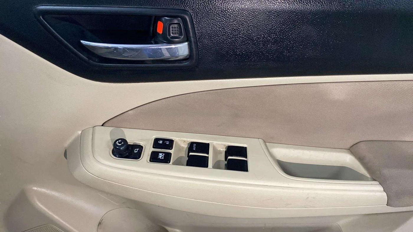 2020 Maruti Dzire VXI, Petrol, Manual, 82,901 km, Driver Side Door Panels Control