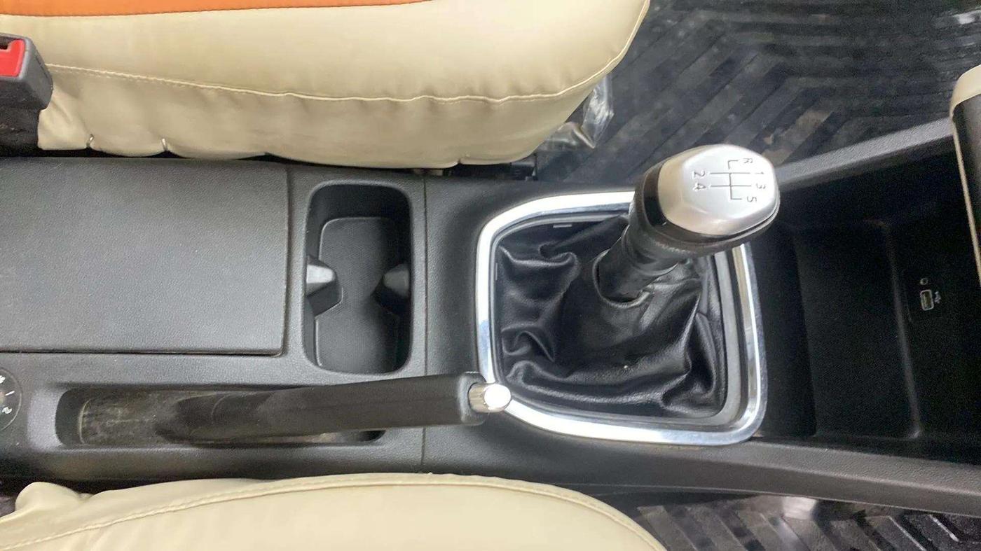 2019 Renault TRIBER RXZ, Petrol, Manual, 30,539 km, Gear Lever