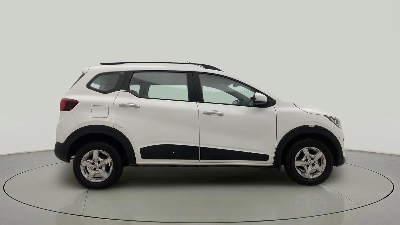 2019 Renault TRIBER RXZ, Petrol, Manual, 30,539 km, Right Side View