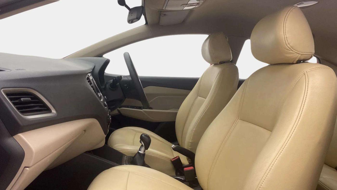 2018 Hyundai Verna 1.4 EX PETROL, Petrol, Manual, 42,758 km, Right Side Front Door Cabin