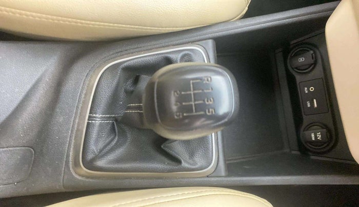 2018 Hyundai Verna 1.4 EX PETROL, Petrol, Manual, 42,758 km, Gear Lever