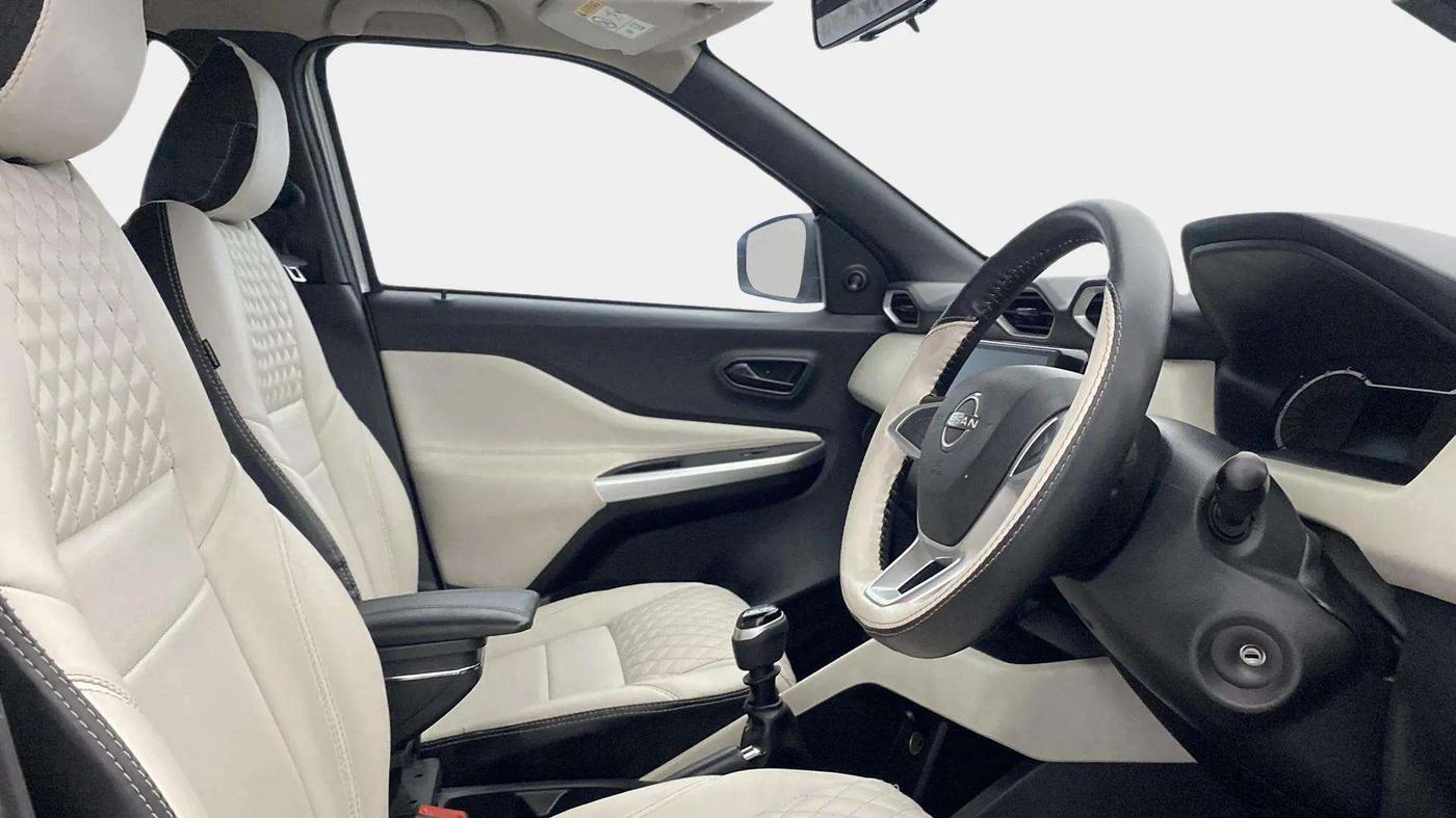 2022 Nissan MAGNITE XE, Petrol, Manual, 27,570 km, Right Side Front Door Cabin