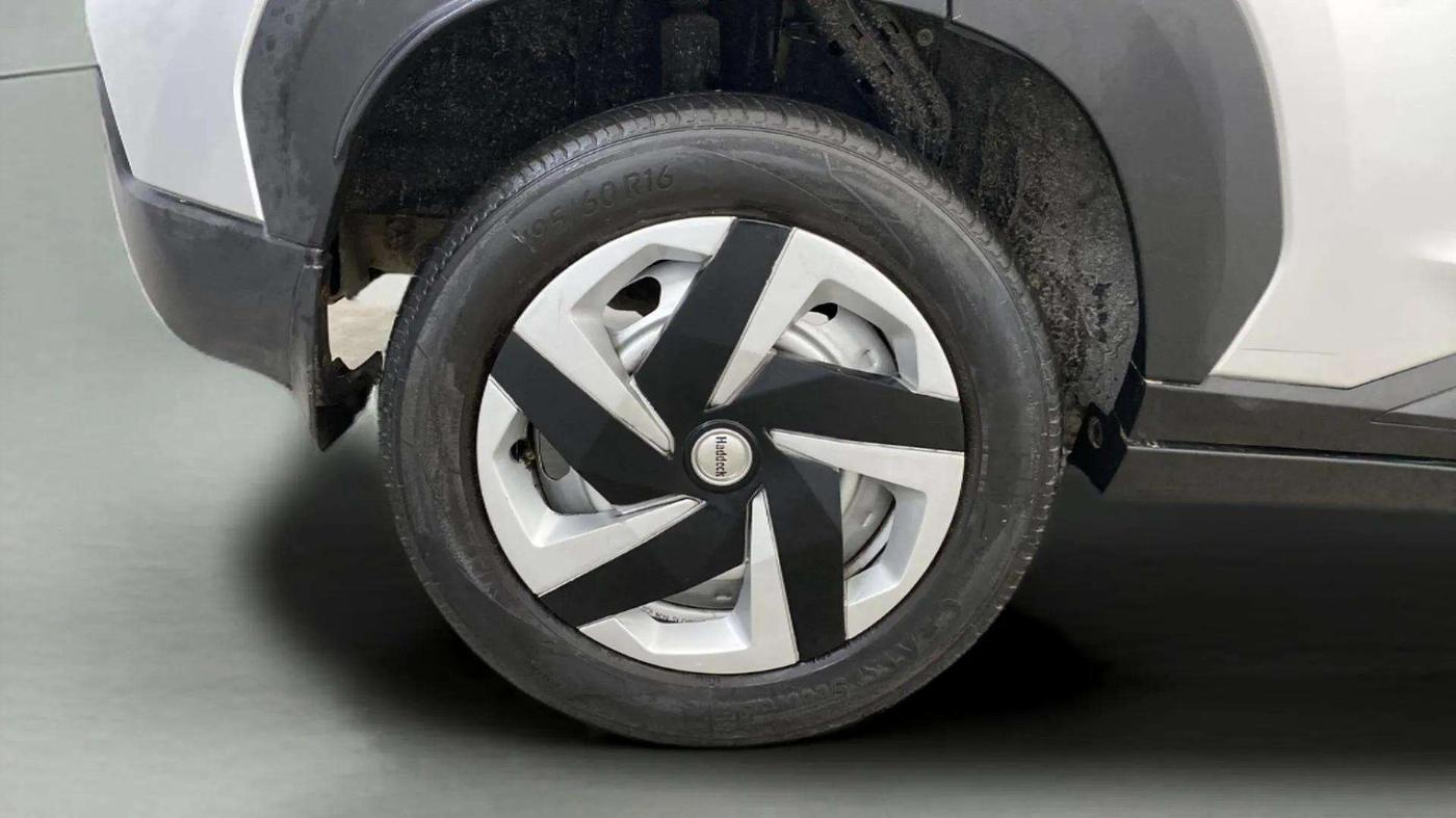 2022 Nissan MAGNITE XE, Petrol, Manual, 27,570 km, Right Rear Wheel