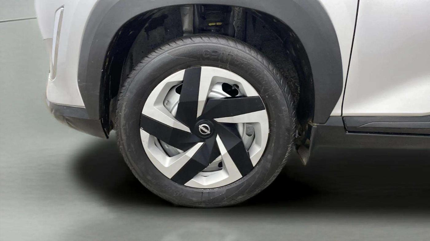 2022 Nissan MAGNITE XE, Petrol, Manual, 27,570 km, Left Front Wheel