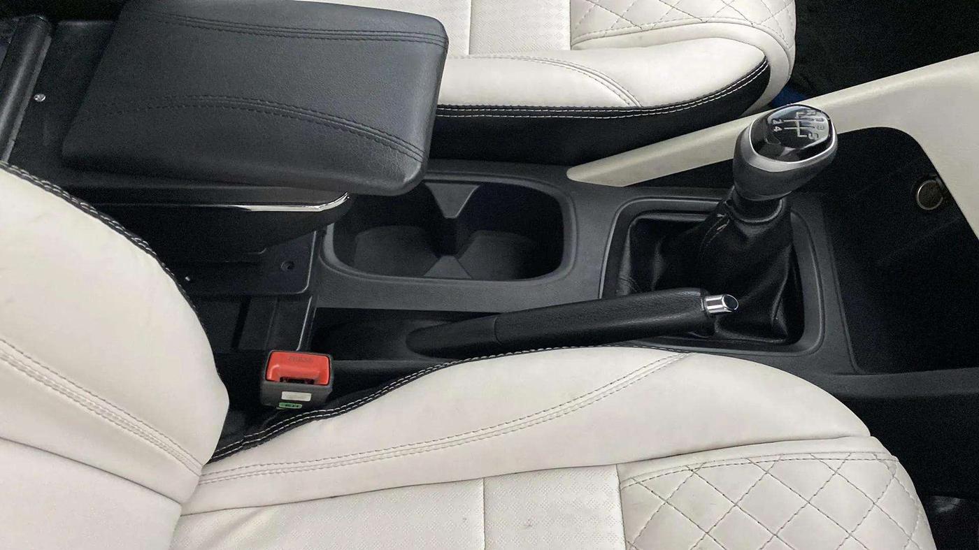 2022 Nissan MAGNITE XE, Petrol, Manual, 27,570 km, Gear Lever