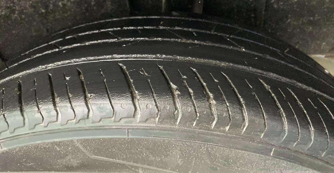 2022 Nissan MAGNITE XE, Petrol, Manual, 27,570 km, Right Rear Tyre Tread