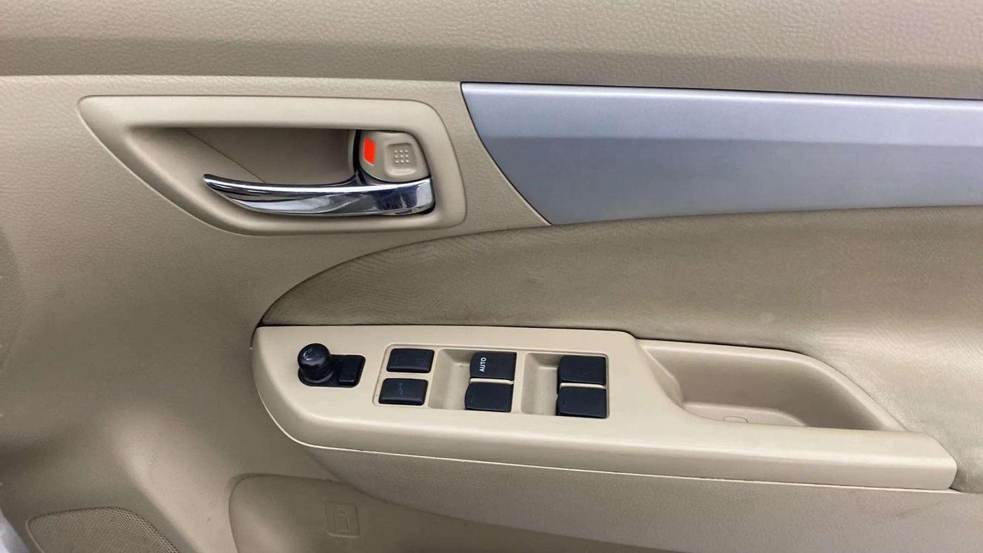 2016 Maruti Ertiga ZXI, Petrol, Manual, 74,903 km, Driver Side Door Panels Control