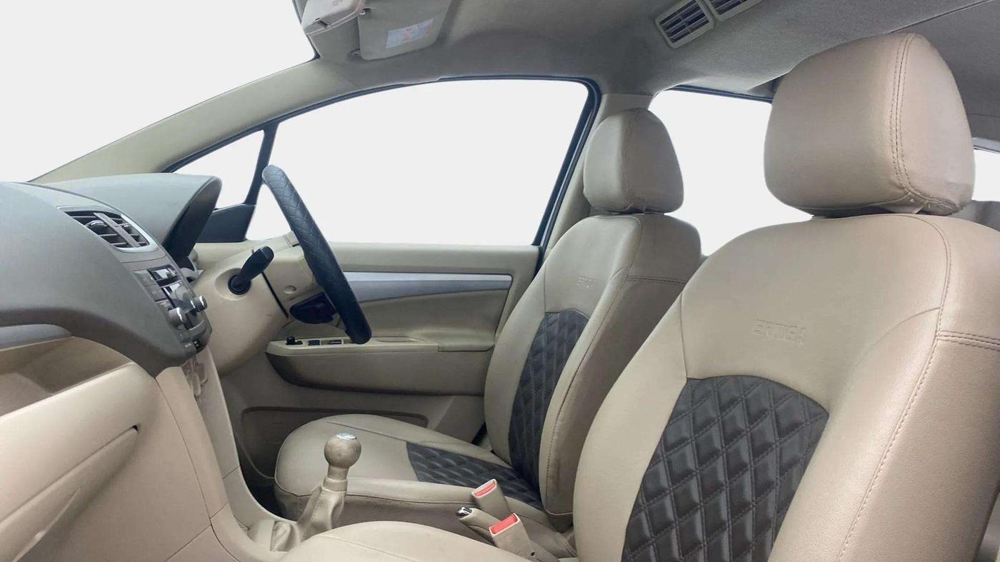2016 Maruti Ertiga ZXI, Petrol, Manual, 74,903 km, Right Side Front Door Cabin