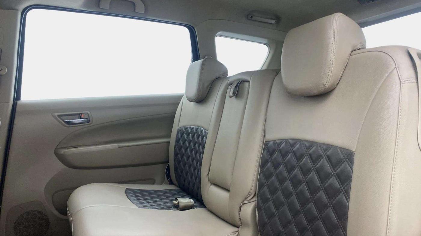 2016 Maruti Ertiga ZXI, Petrol, Manual, 74,903 km, Right Side Rear Door Cabin