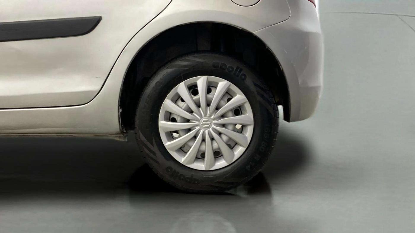 2014 Maruti Swift LXI, Petrol, Manual, 58,338 km, Left Rear Wheel