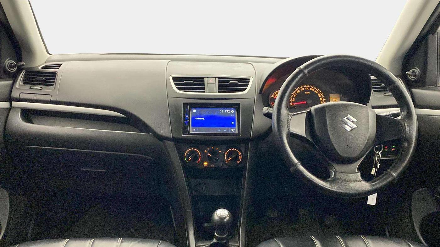 2014 Maruti Swift LXI, Petrol, Manual, 58,338 km, Dashboard