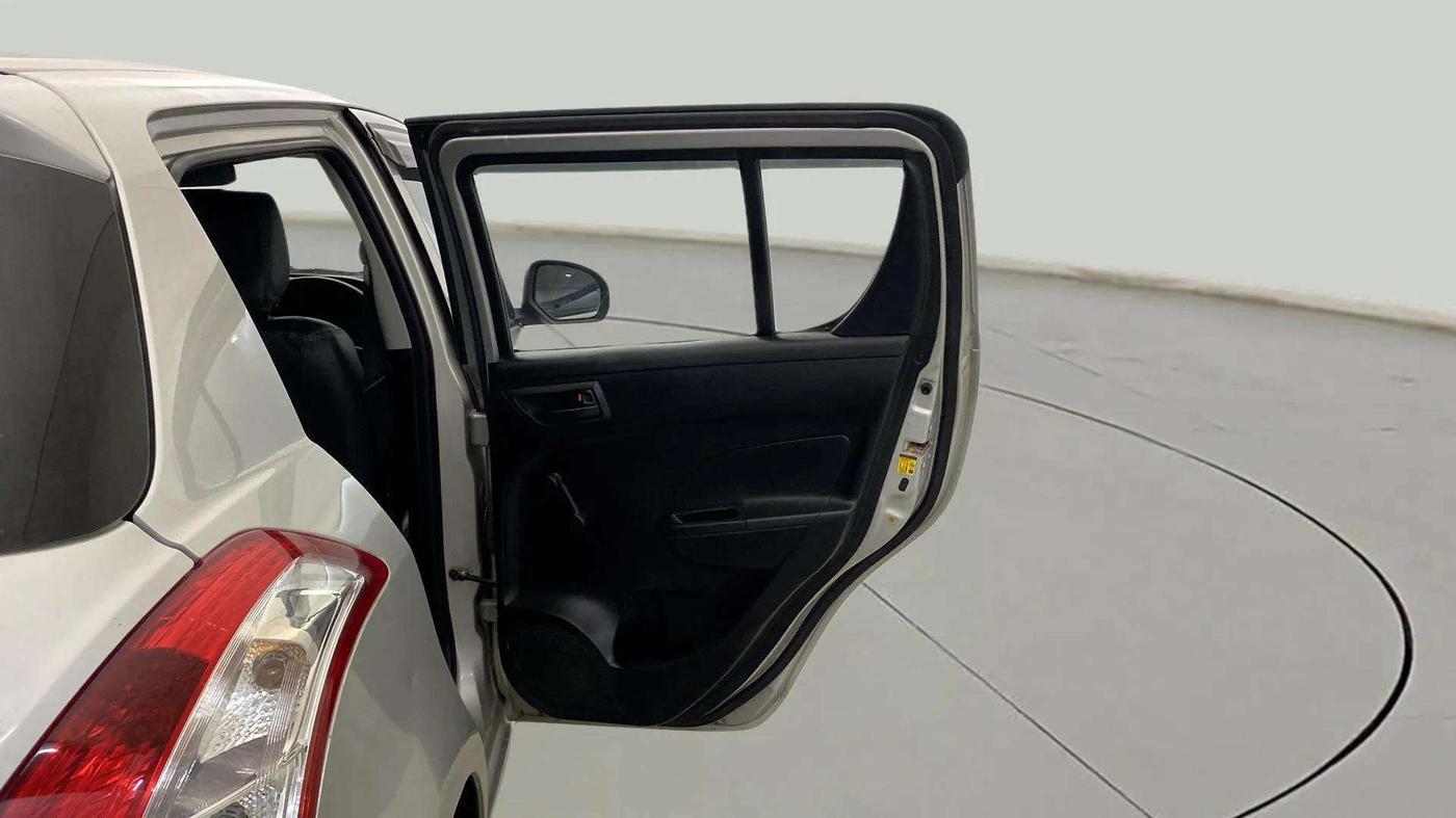 2014 Maruti Swift LXI, Petrol, Manual, 58,338 km, RHS Rear Door
