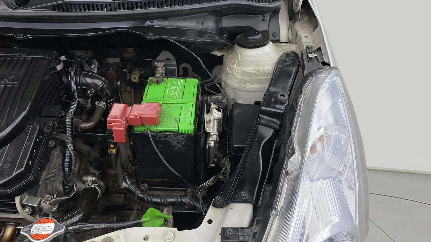 2014 Maruti Swift LXI, Petrol, Manual, 58,338 km, Engine View - Left