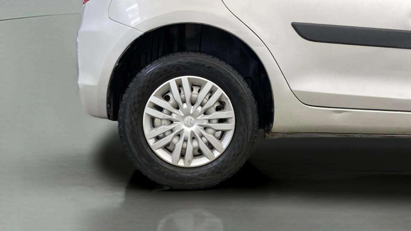 2014 Maruti Swift LXI, Petrol, Manual, 58,338 km, Right Rear Wheel