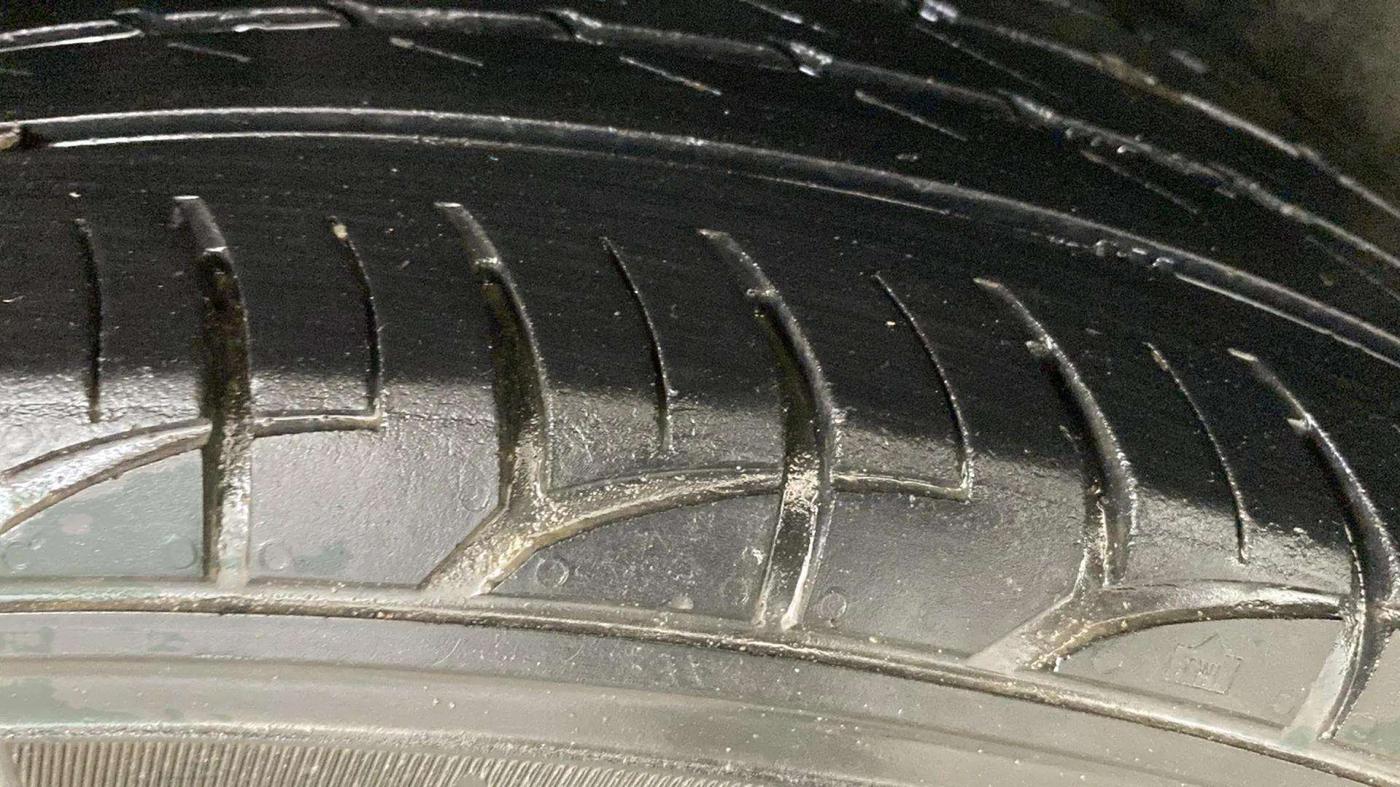 2014 Maruti Swift LXI, Petrol, Manual, 58,338 km, Left Rear Tyre Tread