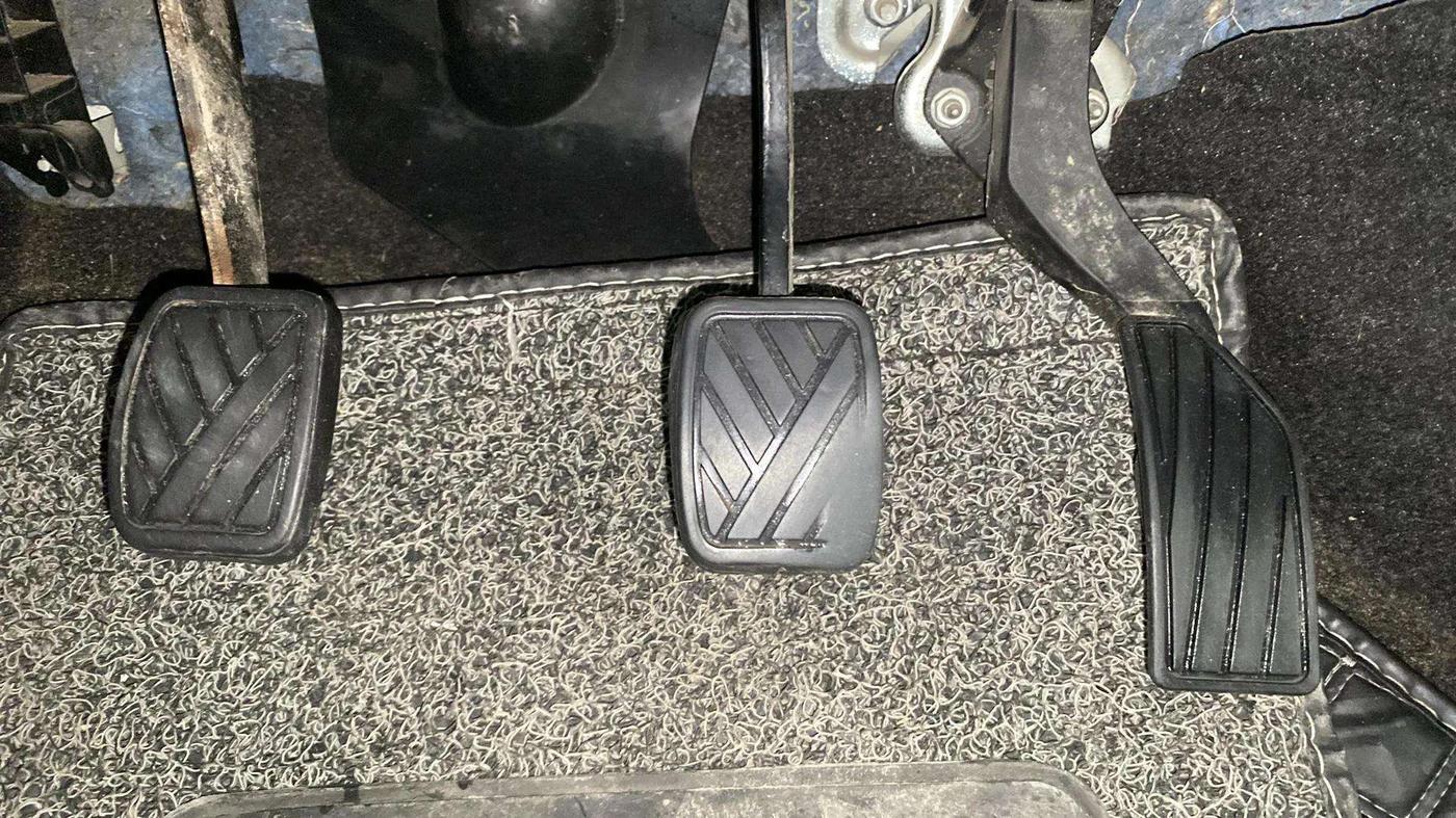 2014 Maruti Swift LXI, Petrol, Manual, 58,338 km, Pedals