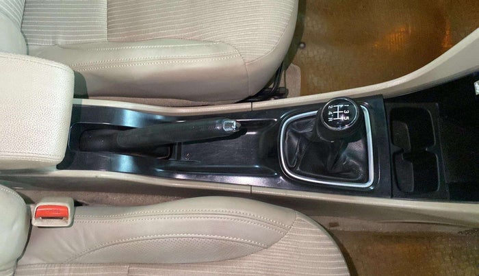 2015 Maruti Ciaz ZXI, Petrol, Manual, 38,478 km, Gear Lever