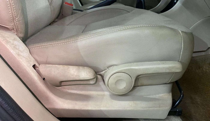2015 Maruti Ciaz ZXI, Petrol, Manual, 38,478 km, Driver Side Adjustment Panel