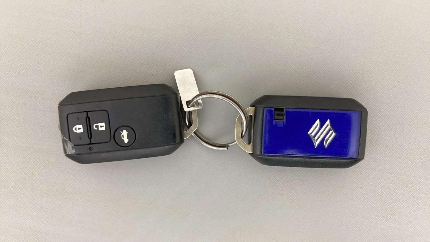 2022 Maruti Dzire ZXI, Petrol, Manual, 20,339 km, Key Close Up