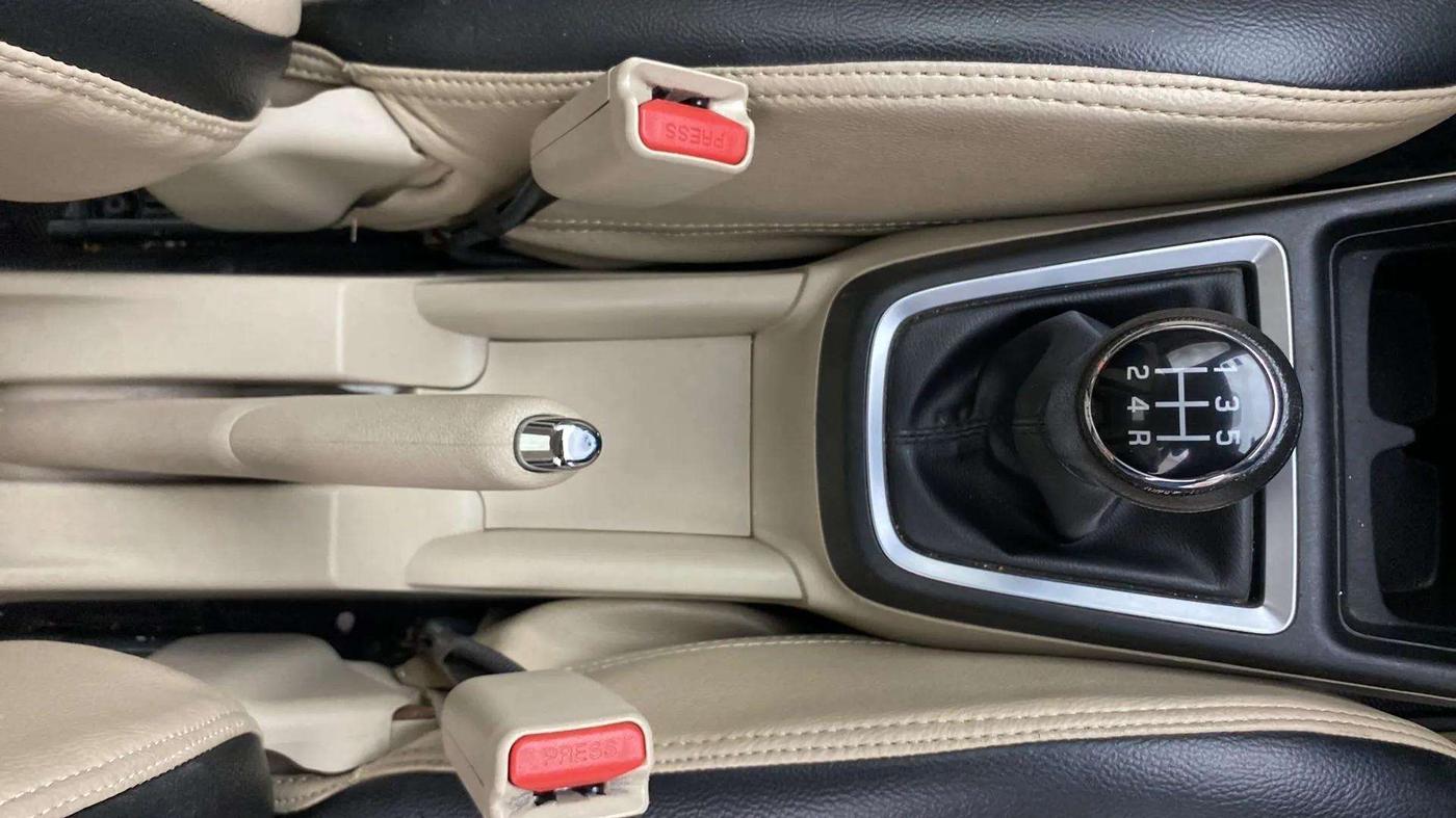 2022 Maruti Dzire ZXI, Petrol, Manual, 20,339 km, Gear Lever
