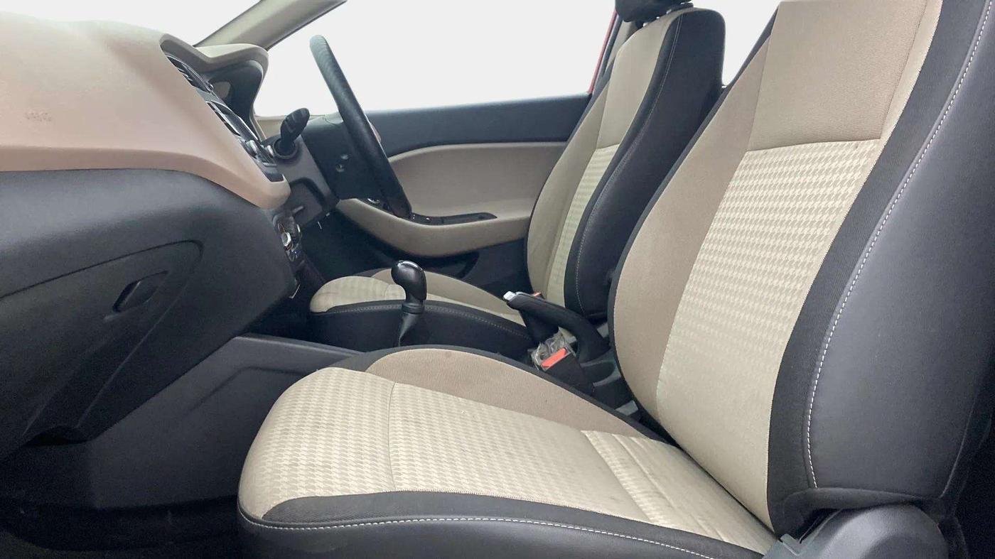 2020 Hyundai Elite i20 SPORTZ PLUS 1.2, Petrol, Manual, 74,363 km, Right Side Front Door Cabin