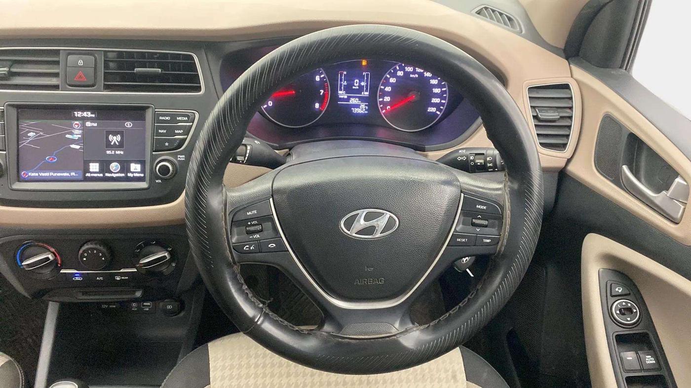 2020 Hyundai Elite i20 SPORTZ PLUS 1.2, Petrol, Manual, 74,363 km, Steering Wheel Close Up