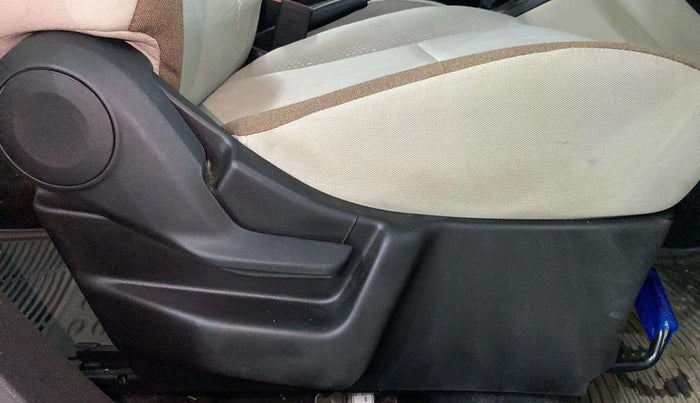 2021 Maruti New Wagon-R VXI 1.0, Petrol, Manual, 1,265 km, Driver Side Adjustment Panel