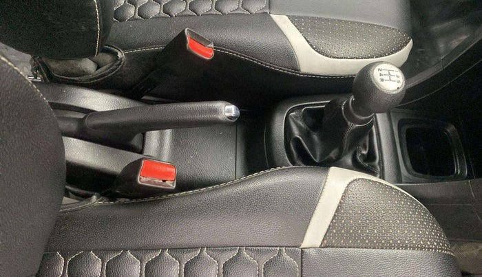 2017 Maruti Swift ZXI, Petrol, Manual, 96,294 km, Gear Lever