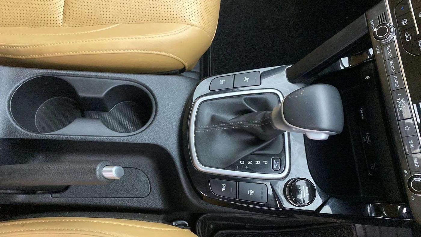 2023 KIA SELTOS  HTX PLUS 1.5 TURBO PETROL DCT, Petrol, Automatic, 17,806 km, Gear Lever