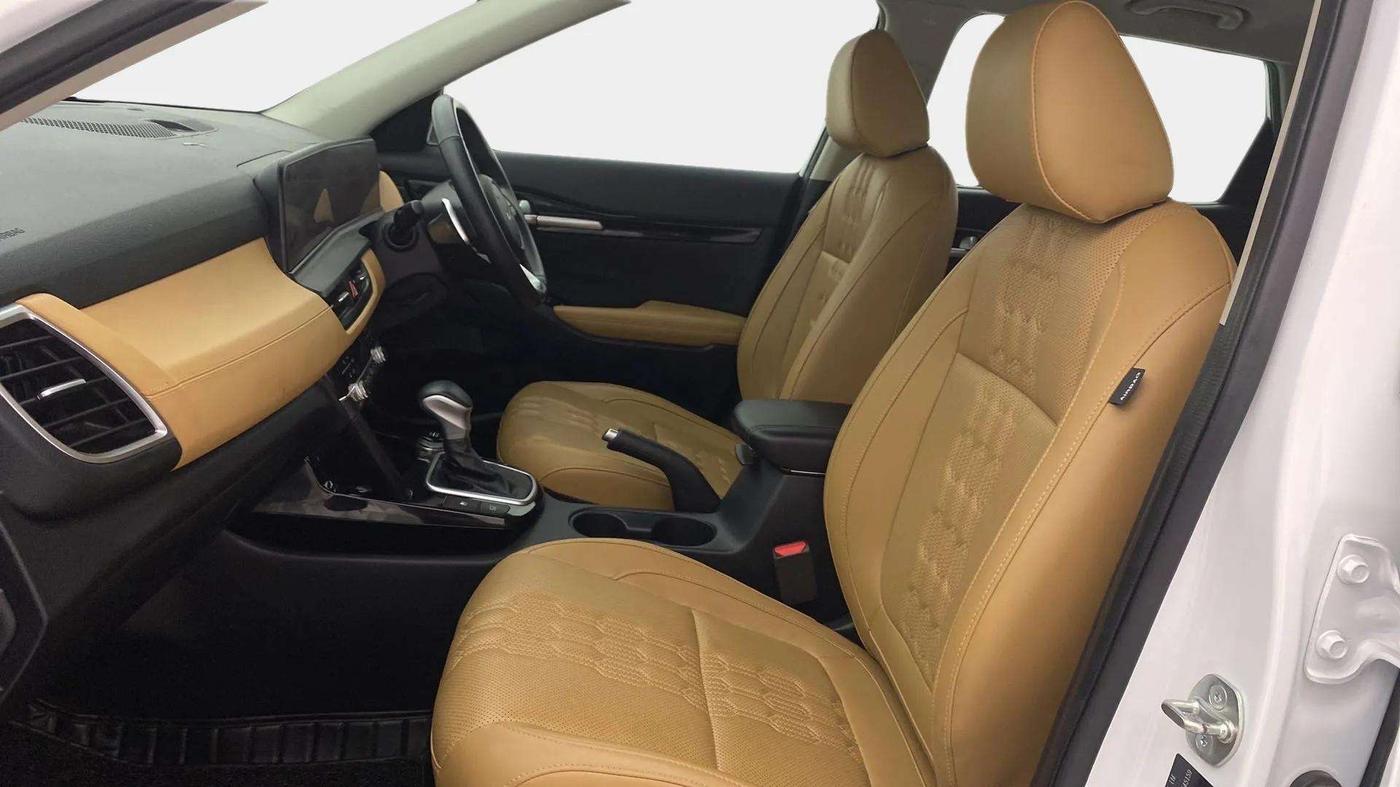 2023 KIA SELTOS  HTX PLUS 1.5 TURBO PETROL DCT, Petrol, Automatic, 17,806 km, Right Side Front Door Cabin