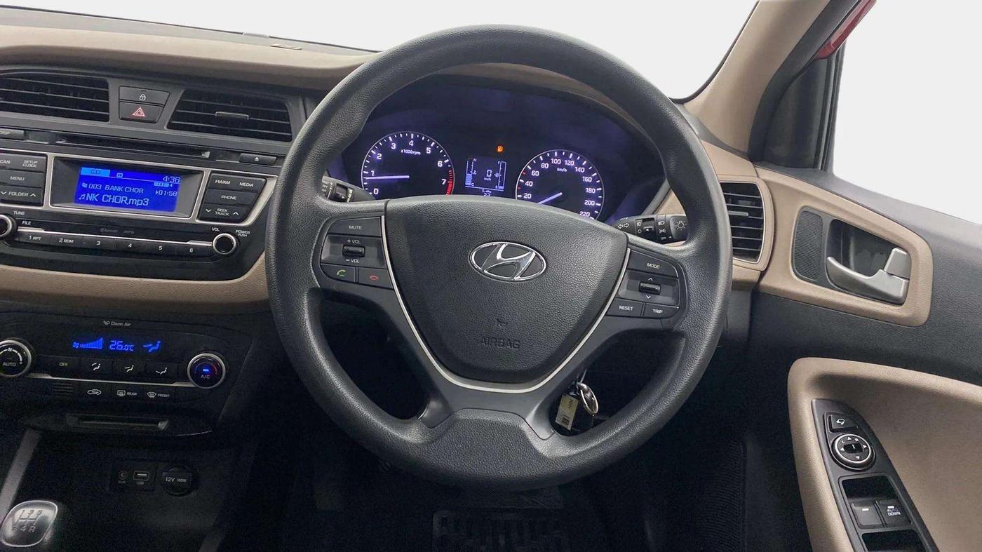 2015 Hyundai Elite i20 SPORTZ 1.2, CNG, Manual, 33,181 km, Steering Wheel Close Up