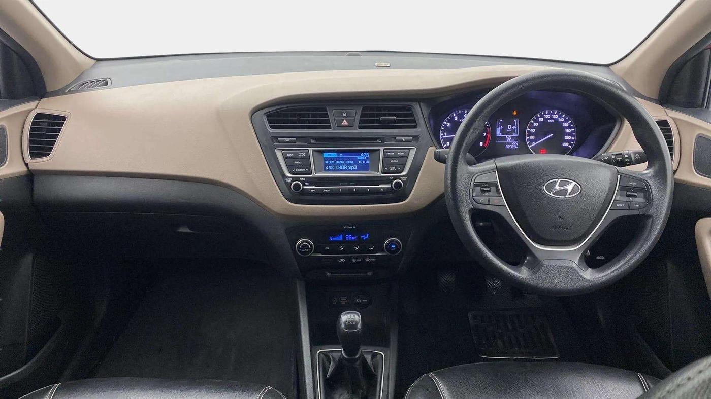 2015 Hyundai Elite i20 SPORTZ 1.2, CNG, Manual, 33,181 km, Dashboard