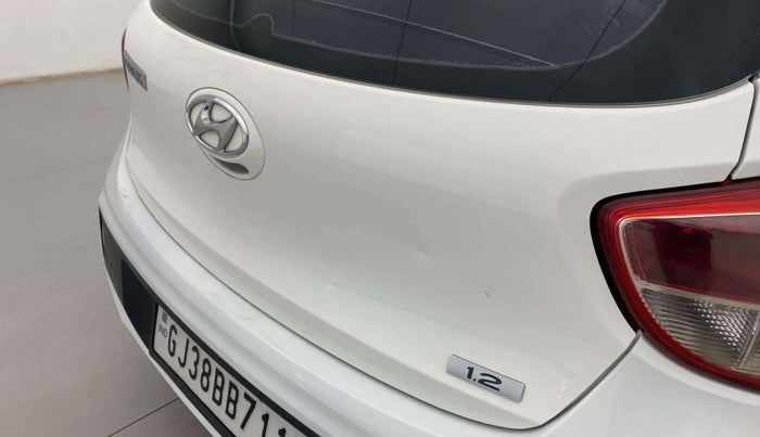 2019 Hyundai Grand i10 ASTA 1.2 KAPPA VTVT, CNG, Manual, 92,946 km, Dicky (Boot door) - Minor scratches