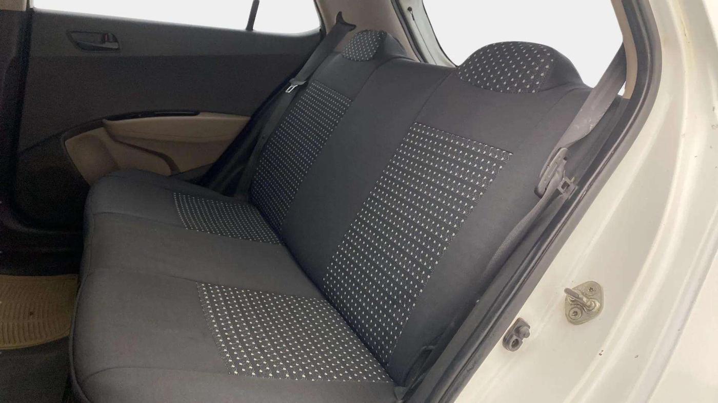 2019 Hyundai Grand i10 MAGNA 1.2 KAPPA VTVT, CNG, Manual, 93,492 km, Right Side Rear Door Cabin