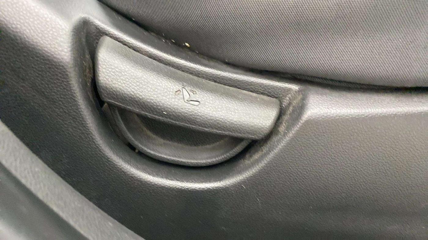 2019 Hyundai Grand i10 MAGNA 1.2 KAPPA VTVT, CNG, Manual, 93,492 km, Driver Side Adjustment Panel