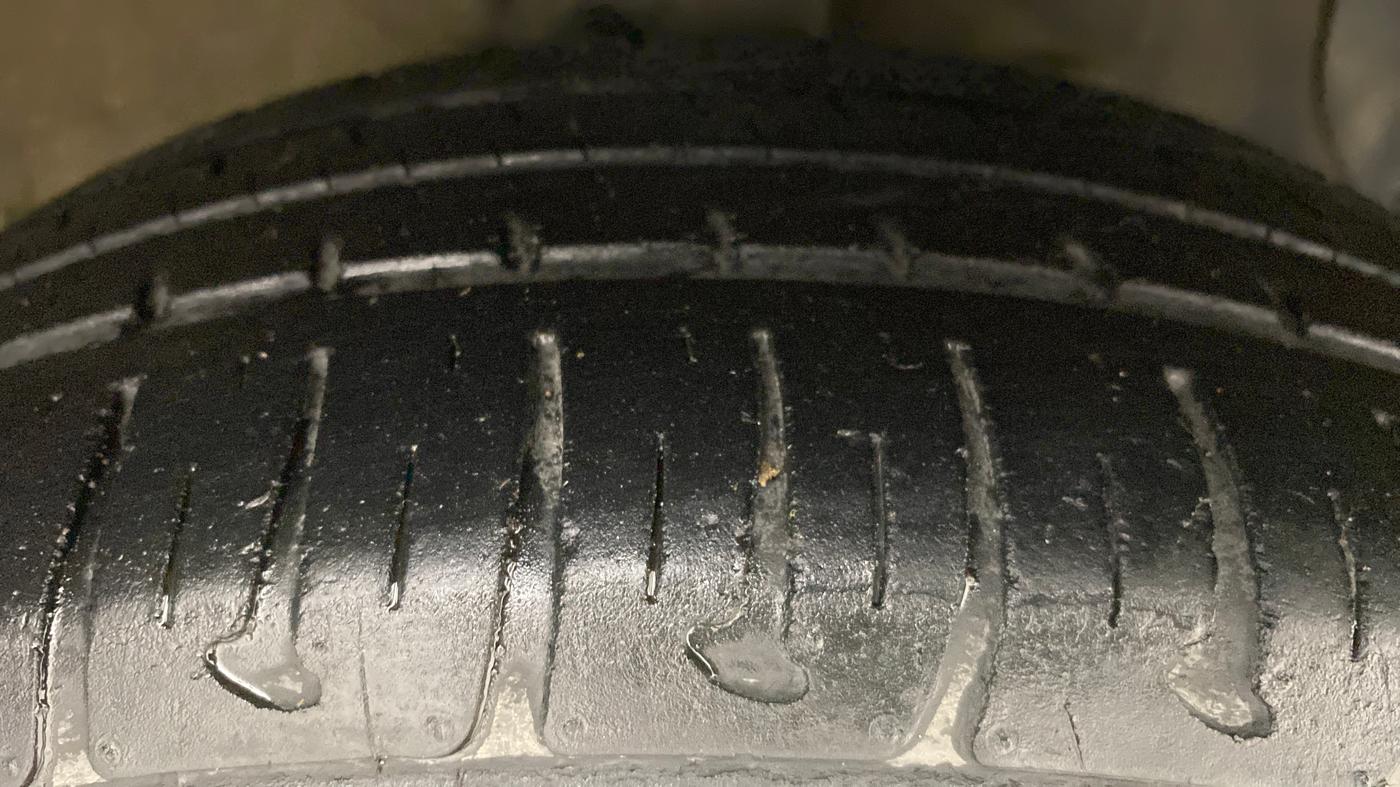 2017 Hyundai Grand i10 Sportz(O) 1.2 MT, Petrol, Manual, 33,332 km, Right Front Tyre Tread