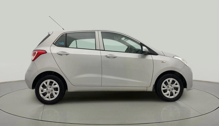 2017 Hyundai Grand i10 SPORTZ 1.2 KAPPA VTVT, Petrol, Manual, 38,073 km, Right Side View