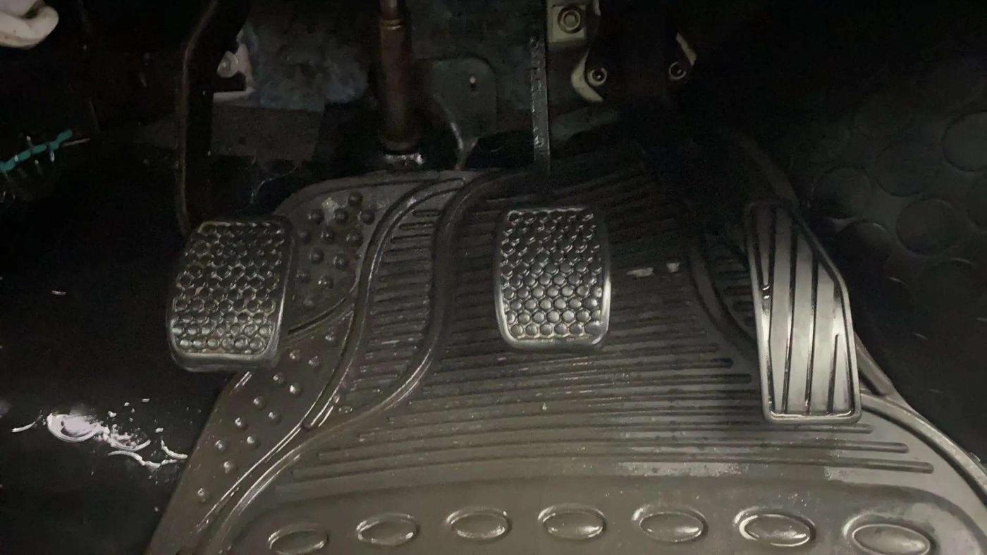 2018 Maruti Alto 800 LXI, Petrol, Manual, 76,654 km, Pedals